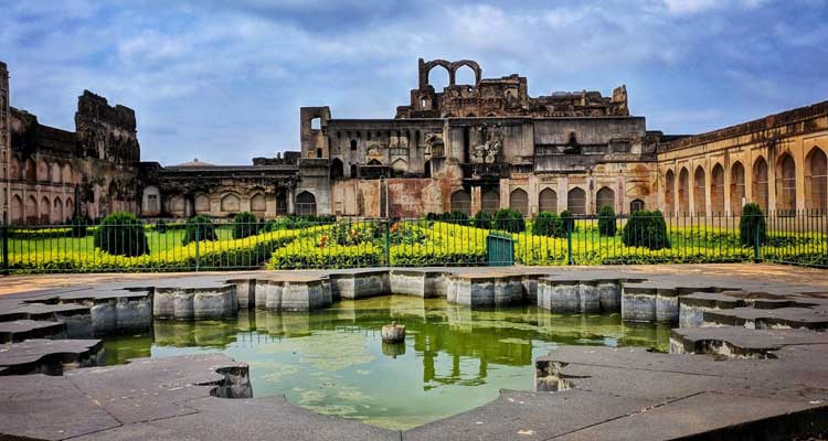 From Iconic Landmarks to Hidden Gems: Must-Visit Places on the Golden Triangle Circuit