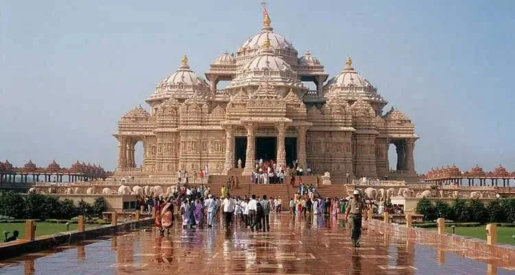 Best Spiritual Places in Delhi to Visit