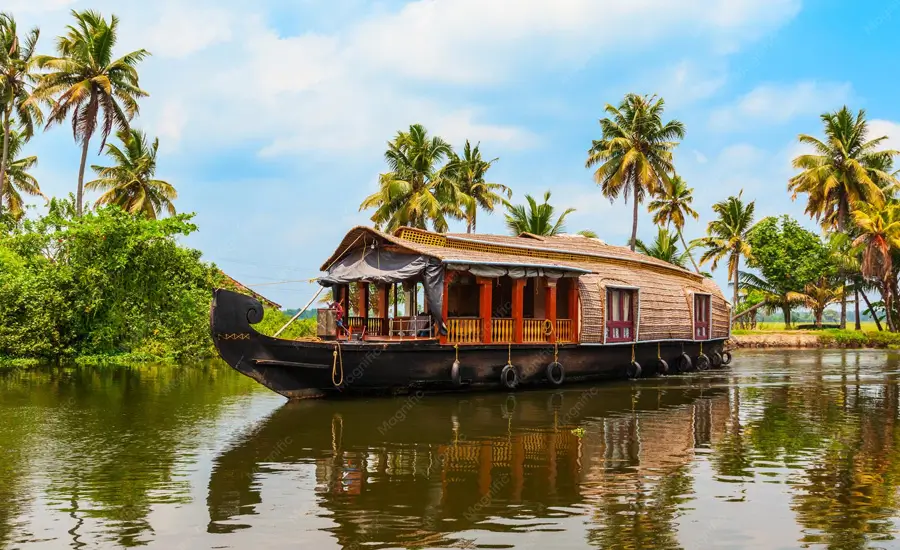 Small Group Golden Triangle India Tour with Kerala Backwaters