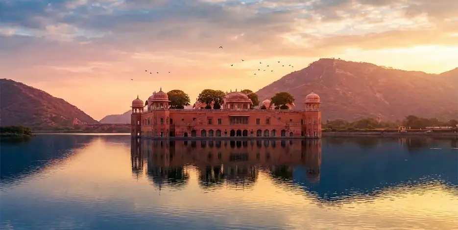 Luxury Golden Triangle Tour with Private Guide and Driver India