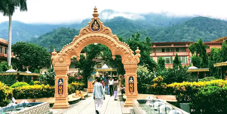 Golden Triangle Wellness & Yoga Tour India | Luxury Retreat