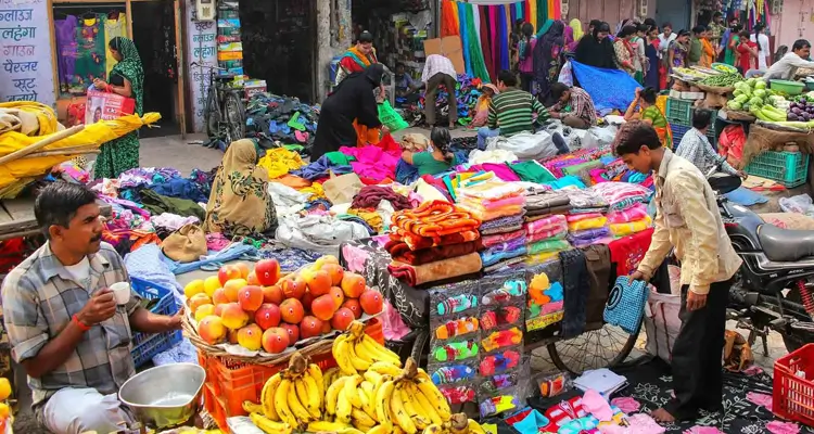 Go shopping spree At – Flea Markets