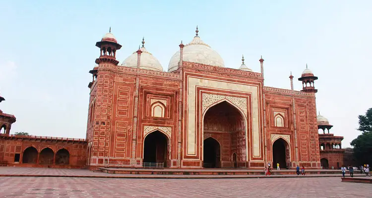 Seek spirituality At – Jama Masjid