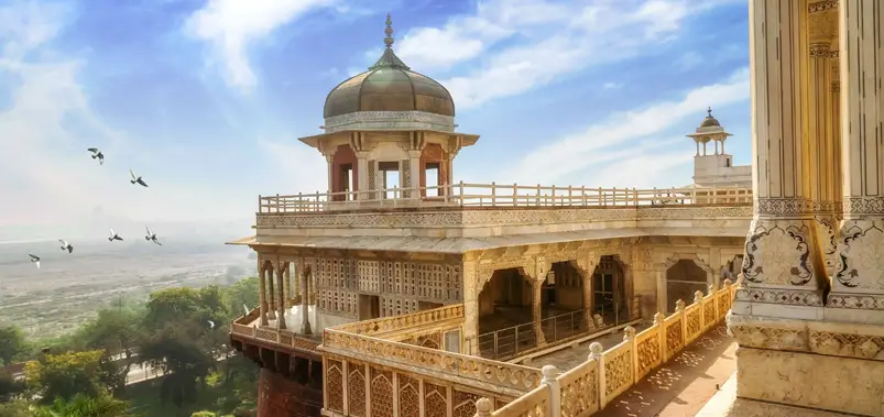 Musamman Burj β The Tower Overlooking the Taj Mahal