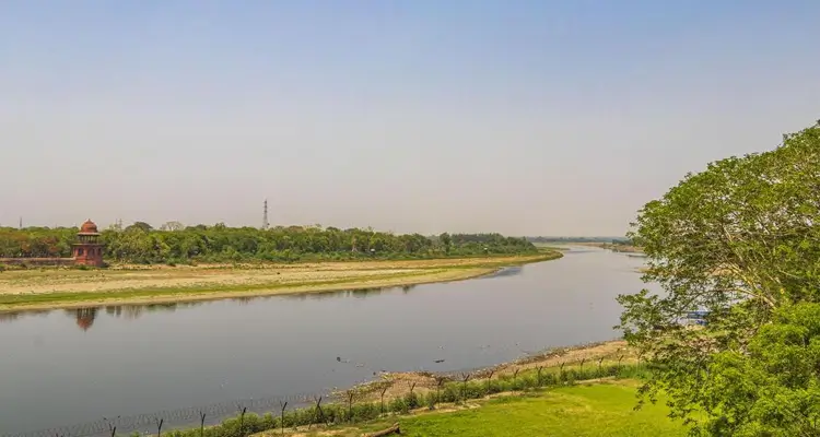 Sail on the serene river At – Yamuna River