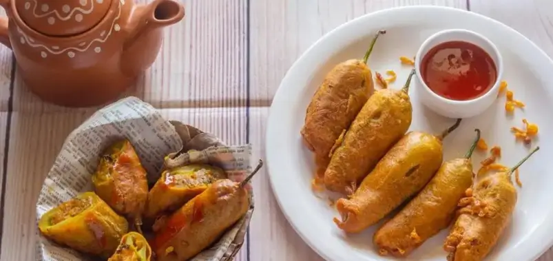 Samosa and Mirchi Bada
